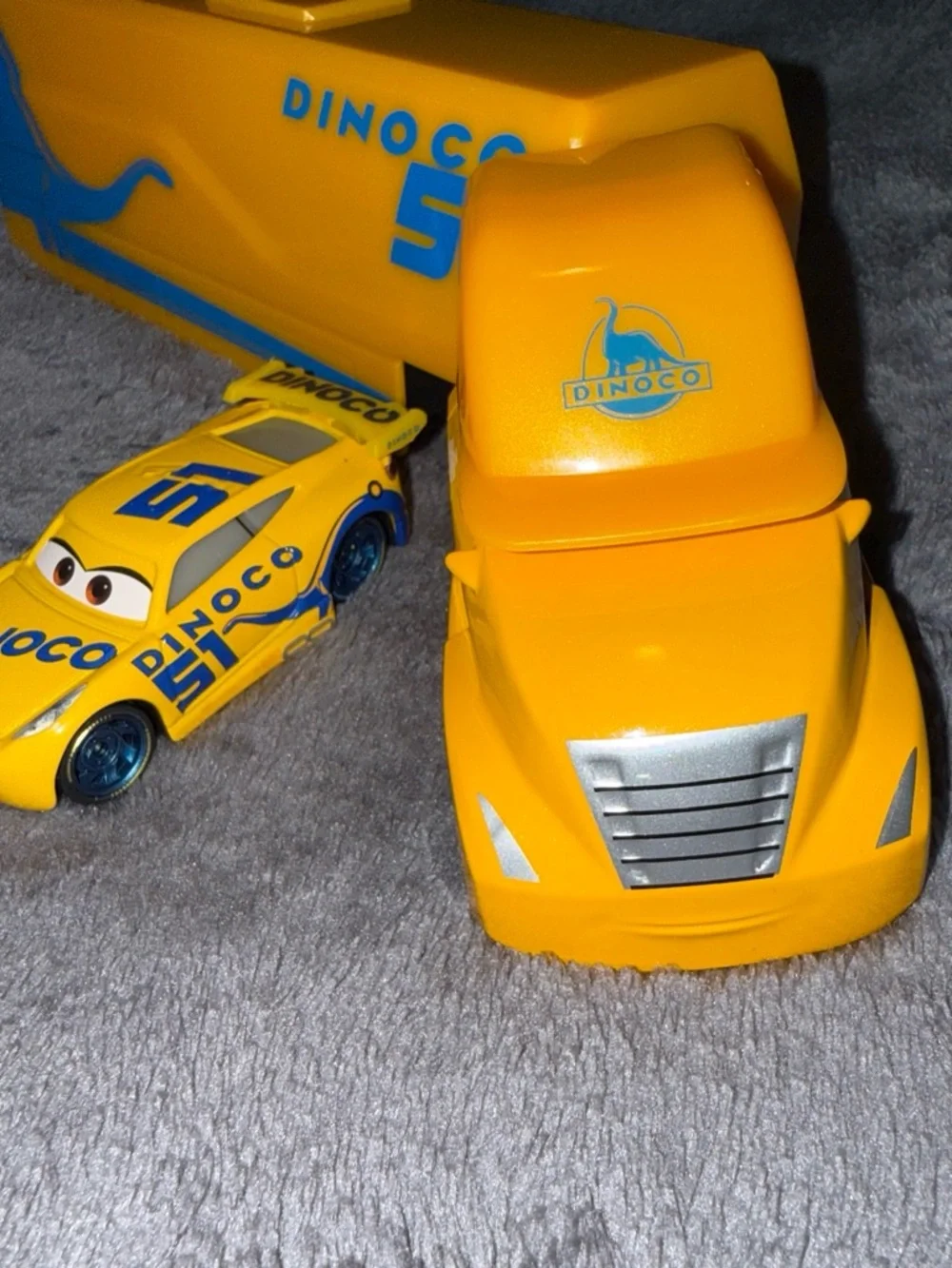 Movie Cars 2 3 Hauler Mack Truck & Speed Race Car
